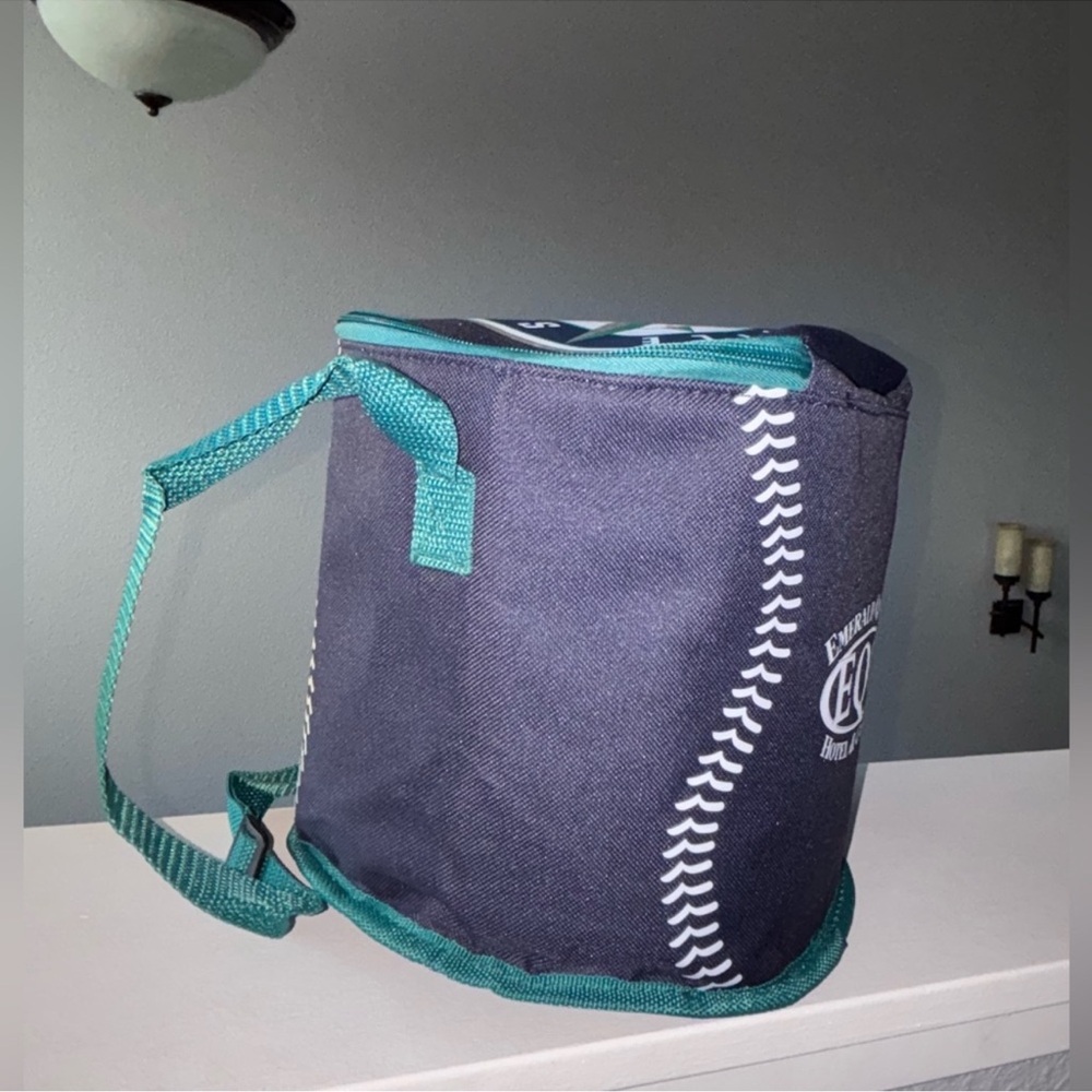 Seattle Mariners Cooler! - Picture 15 of 15
